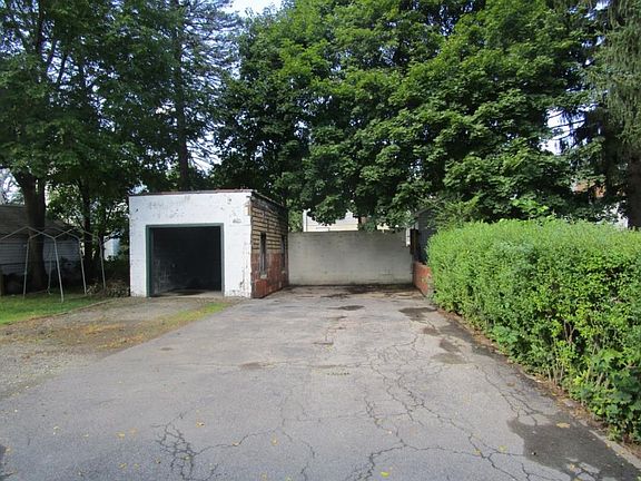 3rd image of 31 Cary St