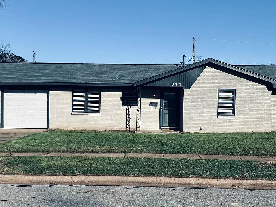 811 Mimosa St