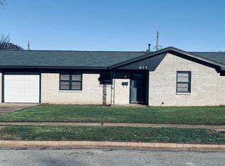 811 Mimosa St, Burkburnett, TX 76354
