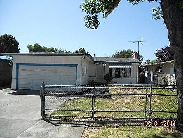 1st image of 2205 Pulgas Ave