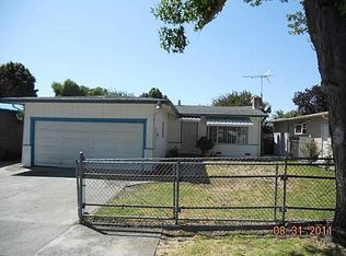 2205 Pulgas Ave, East Palo Alto, CA 94303