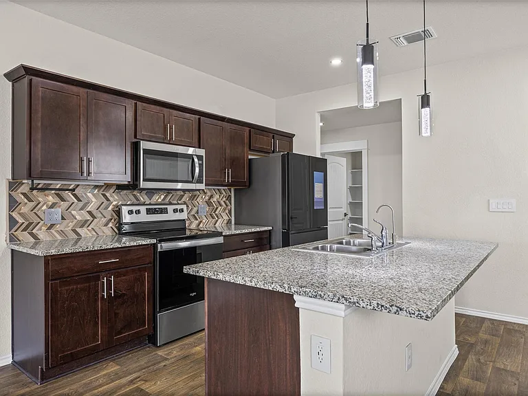 11801 Rush Ln — Photo 6