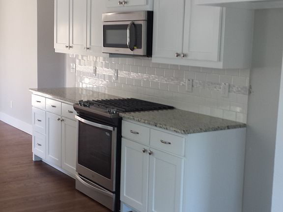 4th image of 509 N Montreal Ave