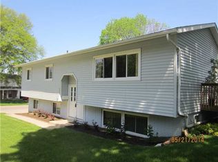3120 Hogan Ave NW, Cedar Rapids, IA 52405