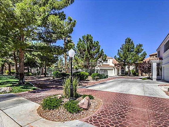 5th image of 8712 Sandringham Ave #98