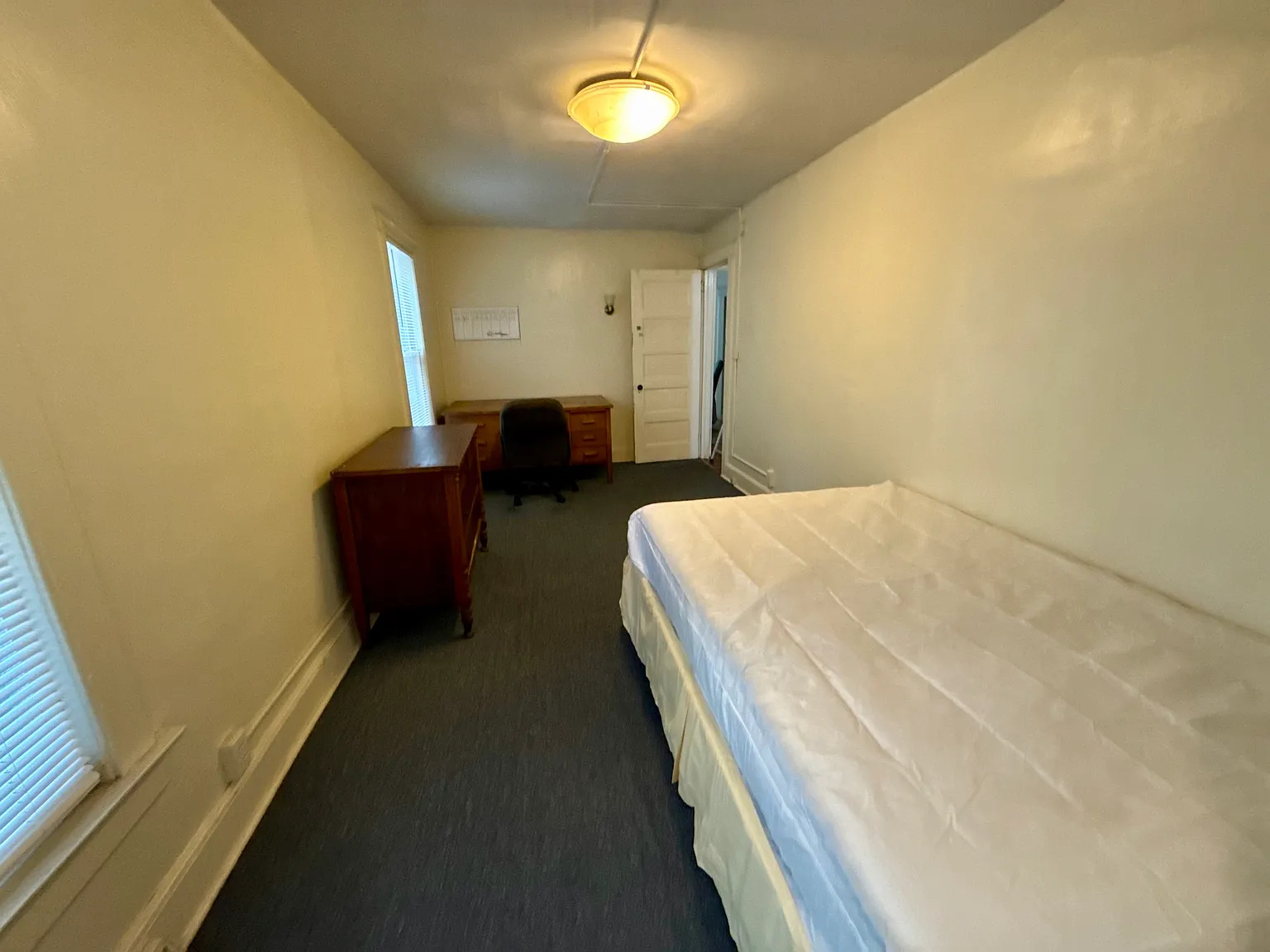3 bed, 1200 sqft, $1,800 — Photo 3