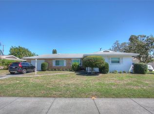 2470 Breakwater Cir, Sarasota, FL 34231