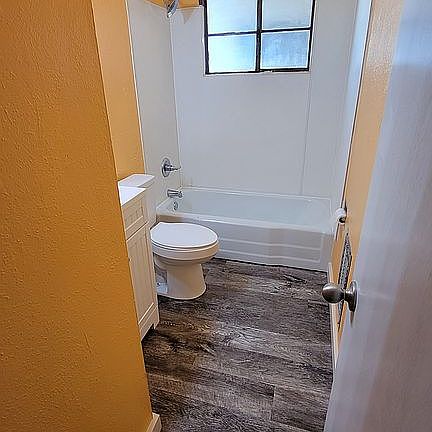 5th image of 212 Colorado Dr