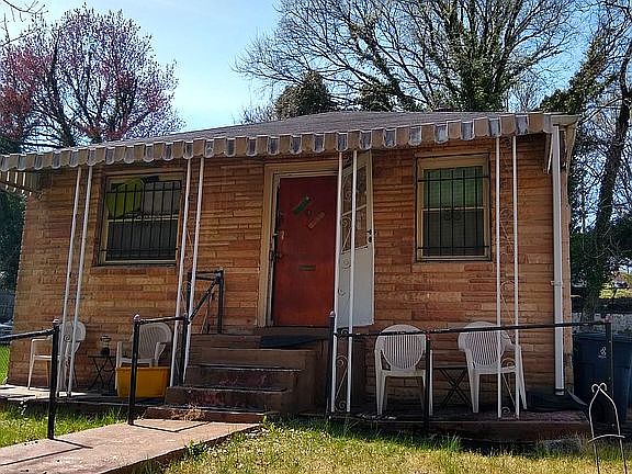 5th image of 1400 Farmingdale Ave