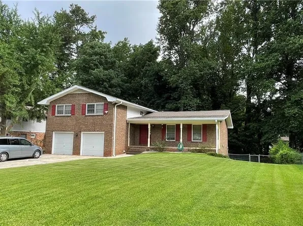 2071 Carthage Rd, Tucker, GA 30084