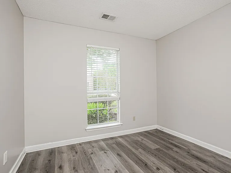 7234 Fox Creek Dr — Photo 14