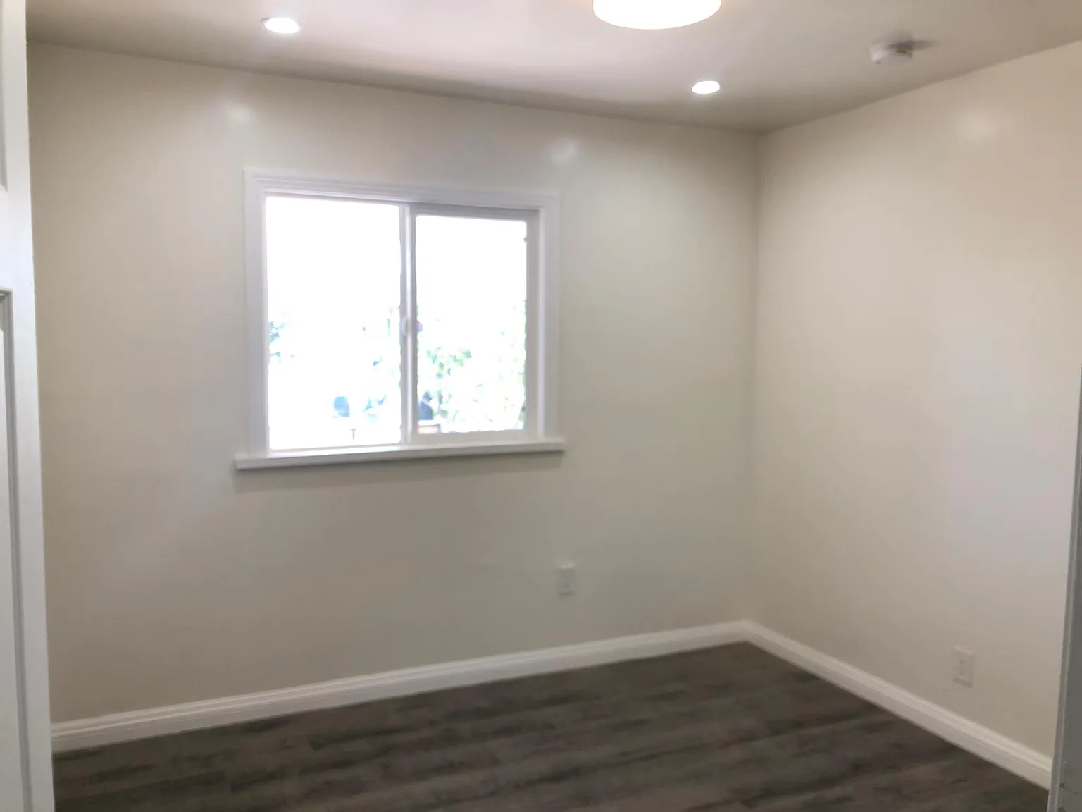 3 bed, 1000 sqft, $3,900 — Photo 3