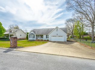 79 Robin Ann Ln, Fort Oglethorpe, GA 30742