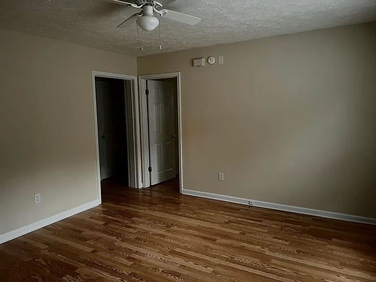 111 Sunset Dr #102 — Photo 6