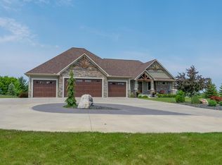 21660 Boulder Creek Dr, Lakeville, MN 55044