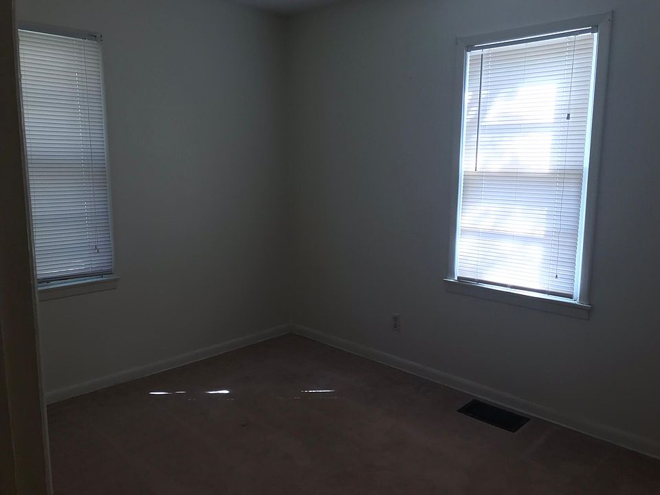 1st image of 12 Sunset Dr