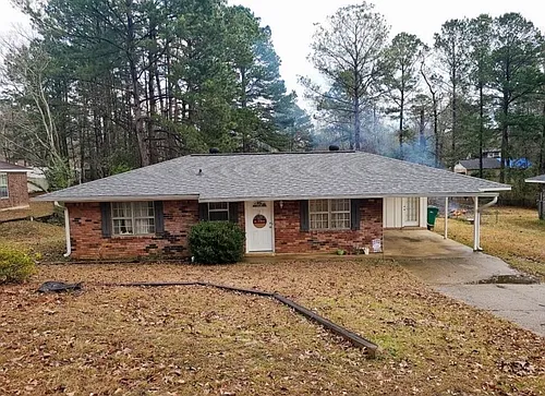 211 Forest Hill Rd Photo 1
