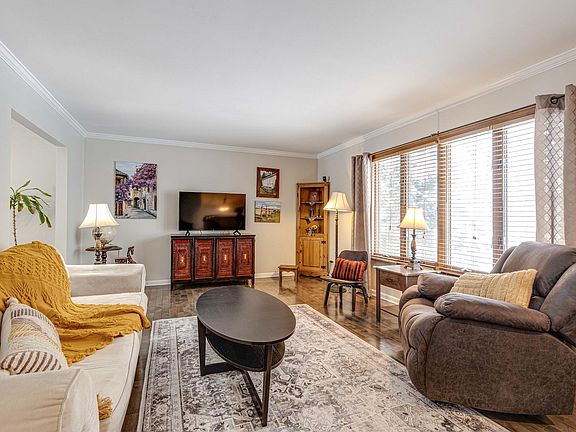 5th image of 41142 N Lincoln Ave