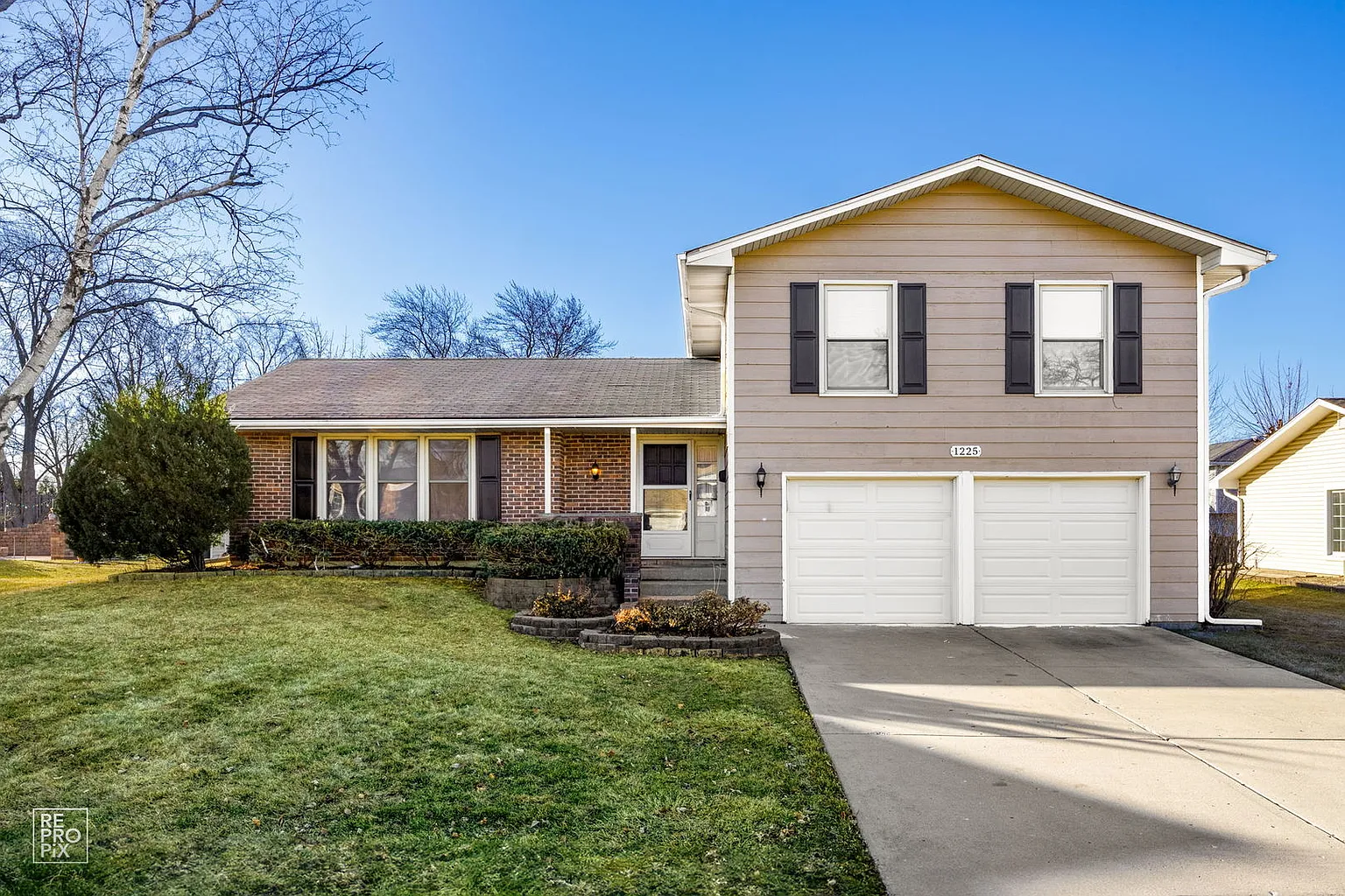 1225 Newcastle Ln photo 1