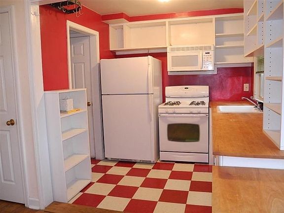 4th image of 3433 Richard St