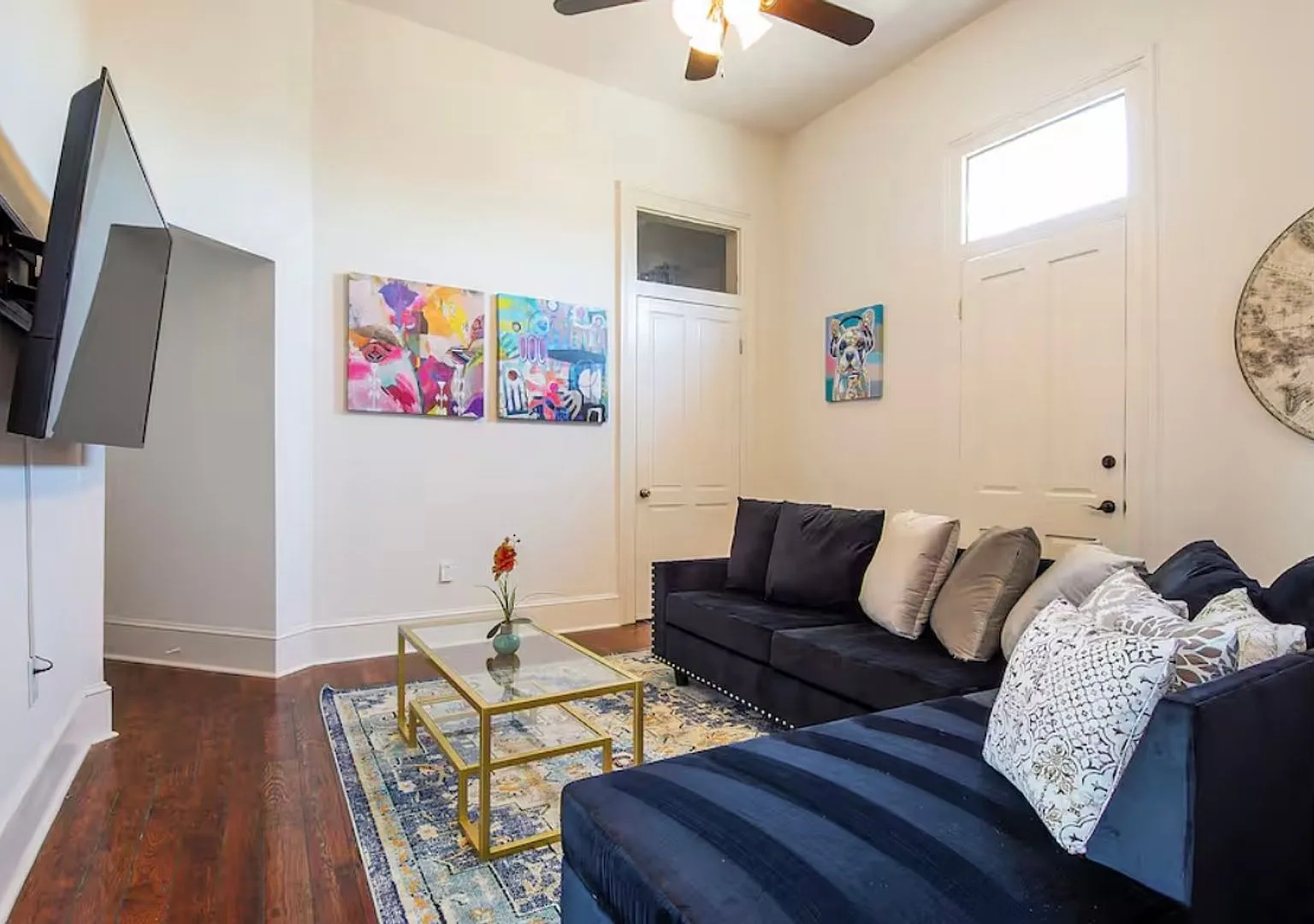 Historic, Renovated 3BR with Wrap-Around Balcony Near St. Charles — Photo 4