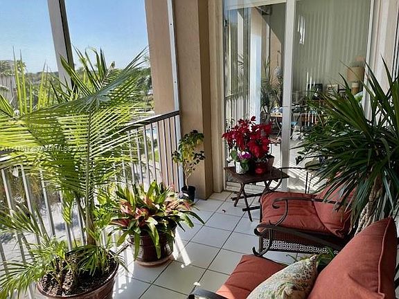 4th image of 9755 NW 52nd St APT 521