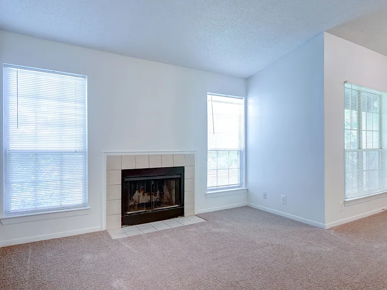 2 Goose Creek Dr — Photo 2
