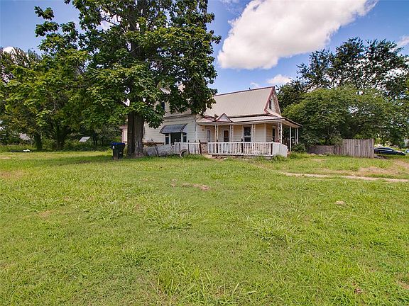 4th image of 204 Cleason Ave