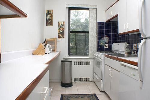 5th image of 17040 Highland Ave APT 106
