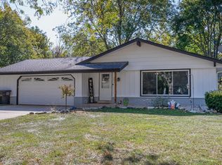 3045 W Southwood Dr, Franklin, WI 53132