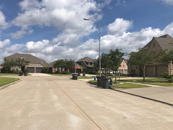 5th image of 21146 Barrett Woods Dr