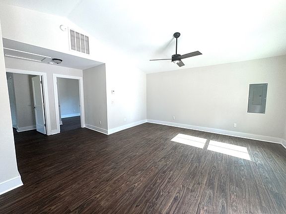 5th image of 565 Whippoorwill Ln
