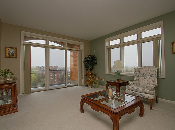 3rd image of 6801 N Milwaukee Ave APT 703
