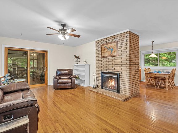 4th image of 54 Seven Oaks Dr