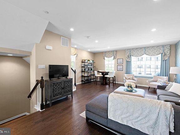 7th image of this home