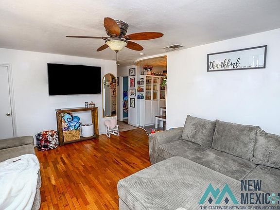 3rd image of 1028 N Thomas St