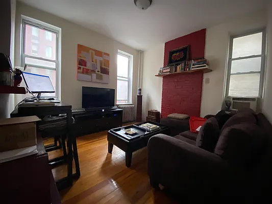 Rented by One New York Realty Inc | media 74