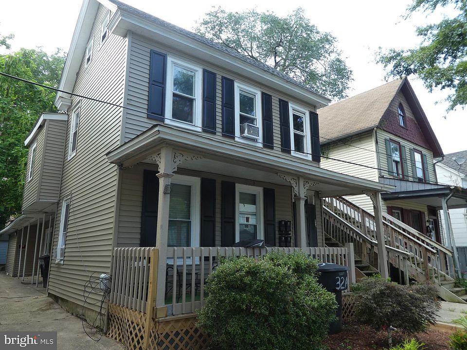 2nd image of 32 S Governors Ave
