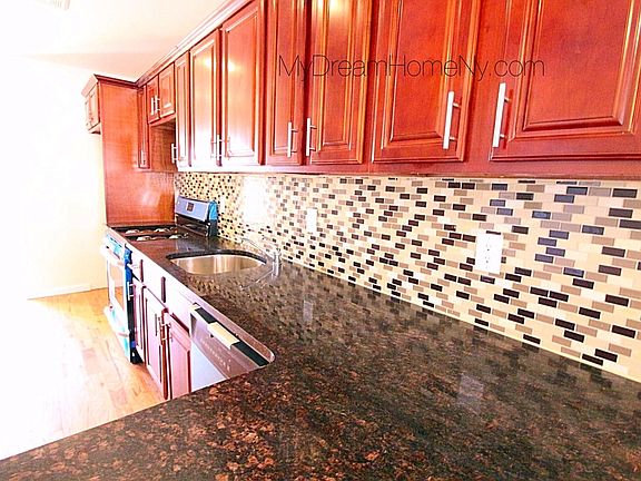 4th image of 464-62 Riverdale Avenue