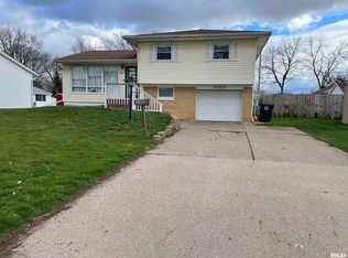 5310 28th Ave, Moline, IL 61265