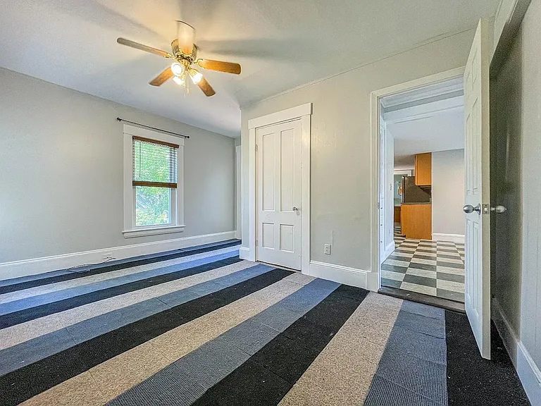27 Brentwood St #2 — Photo 32