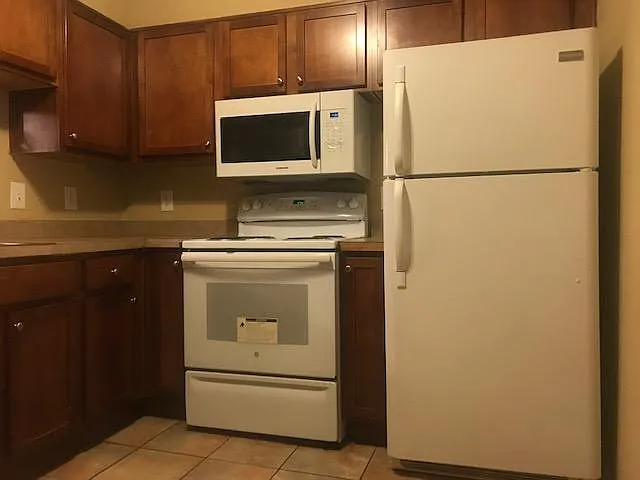 313 Seasons Pkwy — Photo 16