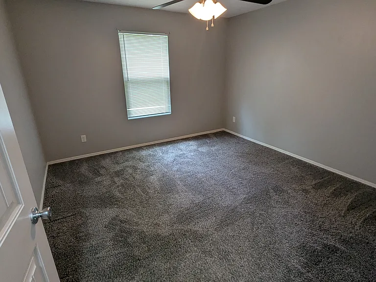 3703 W Saint Louis Ave — Photo 8