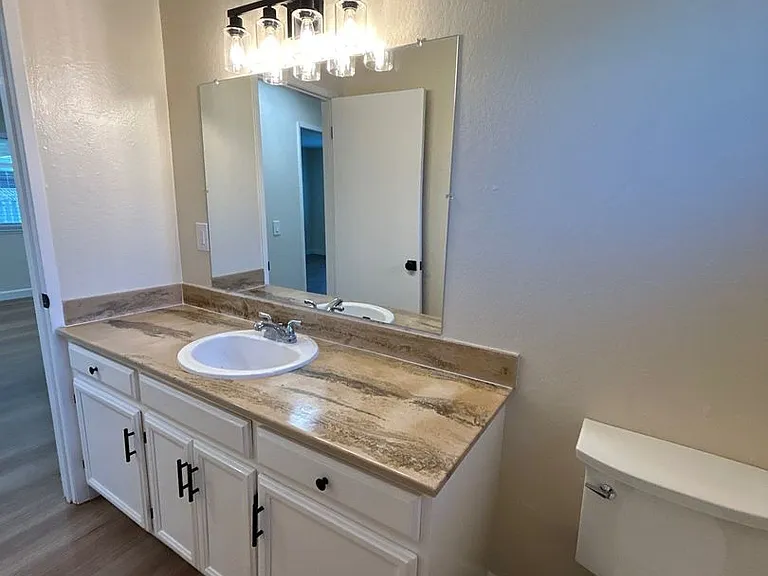 271 W Alvin Dr #A — Photo 12