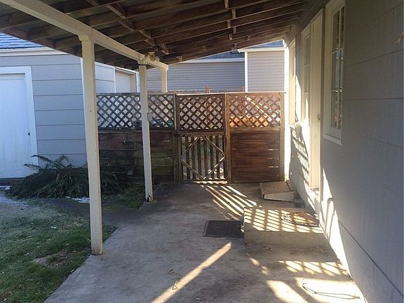 5th image of 322 Milroy St NW