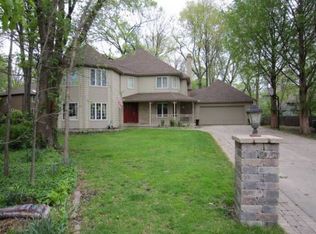 503 Surrey Woods Dr, St Charles, IL 60174