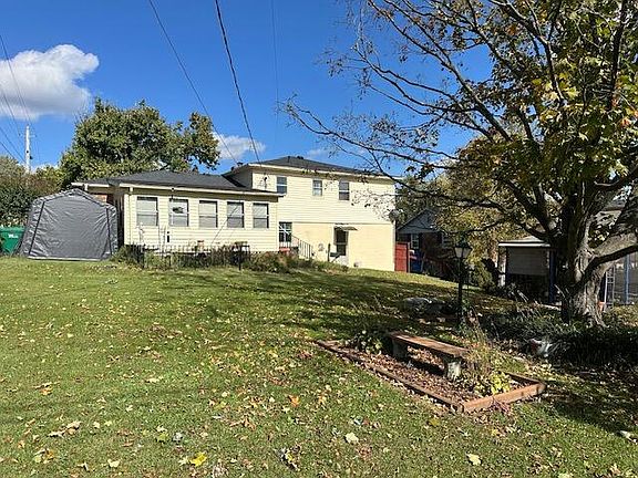 2nd image of 930 Siesta Dr