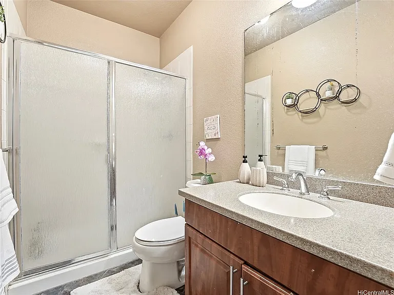 550 Kunehi St #202 — Photo 11