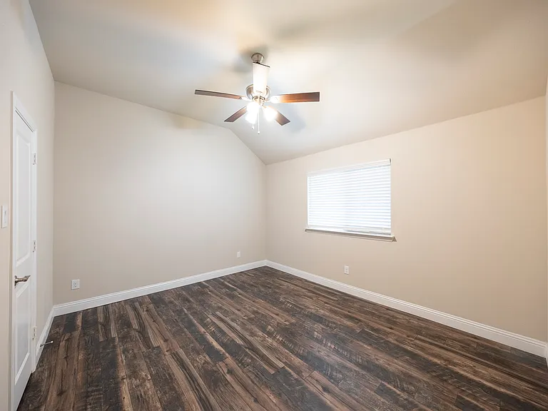 3404 Herron Dr — Photo 12