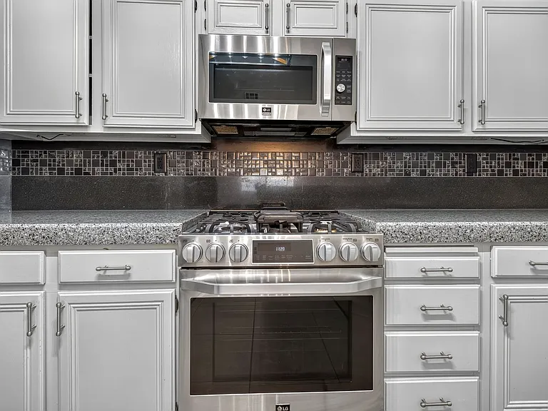 630 Beresford Ave — Photo 11